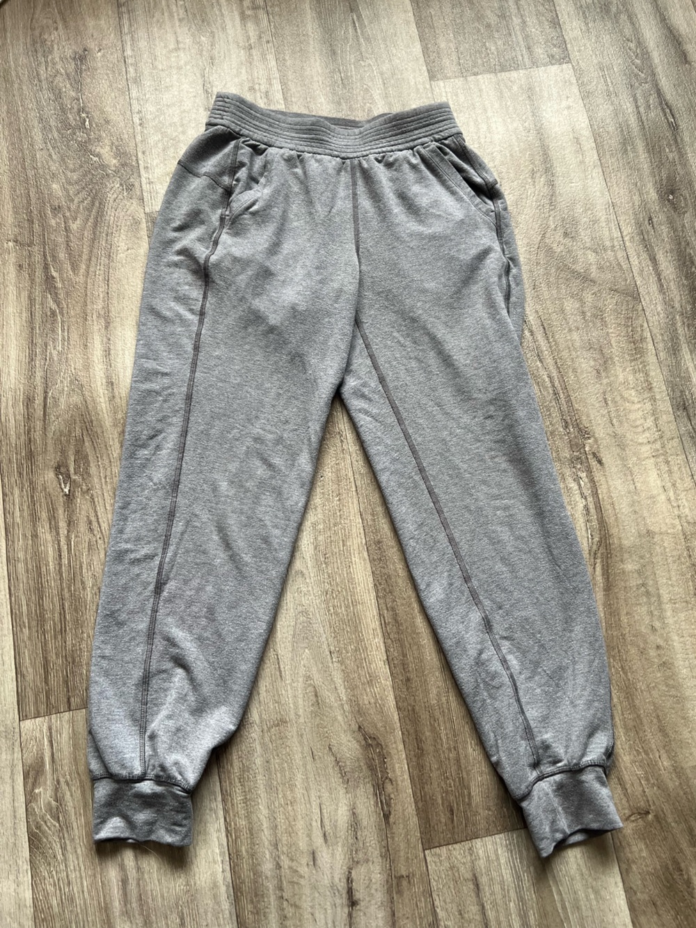 Lululemon Women’s Light Grey Athletic Joggers